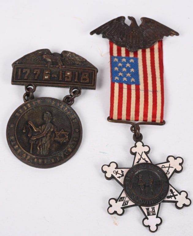 SPAN AM WW1 JEWISH OR HEBREW VETERANS MEDAL LOT: Lot of Jewish or Hebrew Veterans Medals to include 1) Hebrew Veterans War of the Republic Medal. 2.5" tall heavy bronze badge with eagle hanger dated "1776-1918". Suspended medallion features Star of