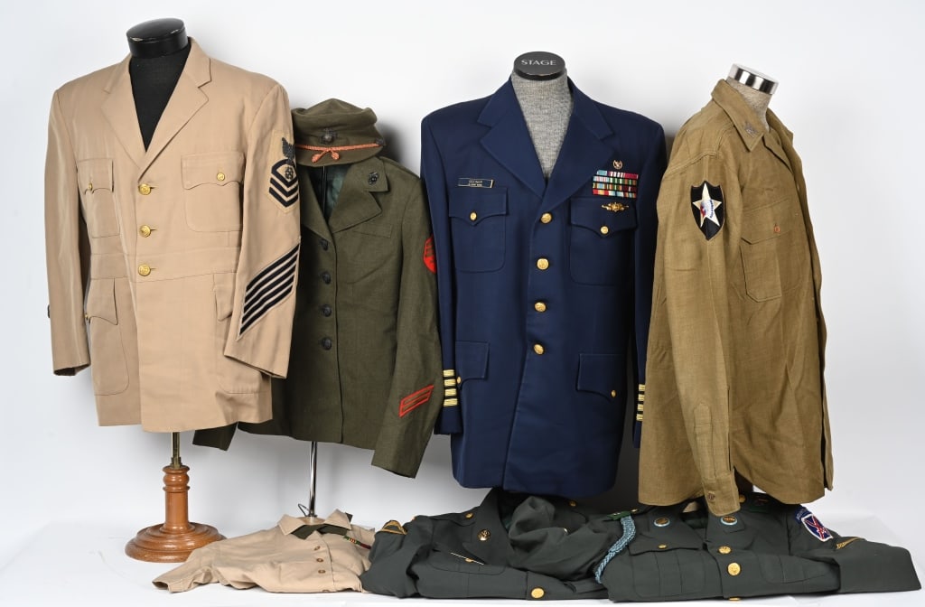 US MILITARY UNIFORM LOT USMC US ARMY COAST GUARD: US Military Uniform and Headgear Lot to include 1) Post WWII US Marine Corps Women's Cap Size marked 21 1/2 in excellent condition. 2) Post Vietnam Era 10th Mountain Division Dress uniform. 3) US Army