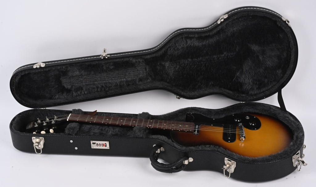 2007 Gibson Les Paul Melody Maker Electric Guitar Auction