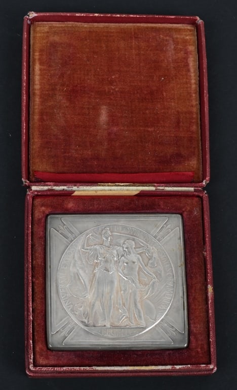 1904 ST LOUIS WORLD'S FAIR silver AWARD MEDAL (1 of 3)