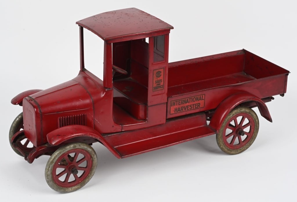 BUDDY L INTERNATIONAL RED BABY EXPRESS TRUCK (1 of 7)