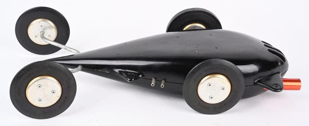 McCOY STREAMLINER TETHER GAS POWERED RACER (1 of 6)