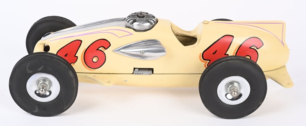 CUSTOM CHUCK PARKER TETHER GAS POWERED RACER (1 of 7)
