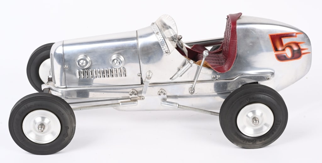 MILLER THE CONQUER TETHER GAS POWERED RACER (1 of 7)