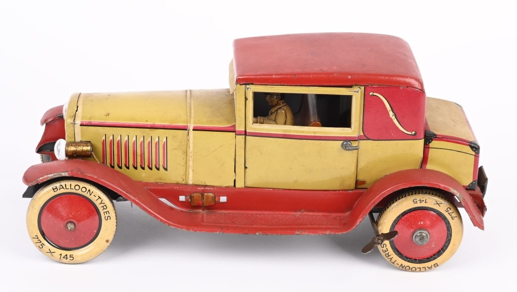 DISTLER CLOCKWORK COUPE w/ ELECTRIC LIGHTS (1 of 7)