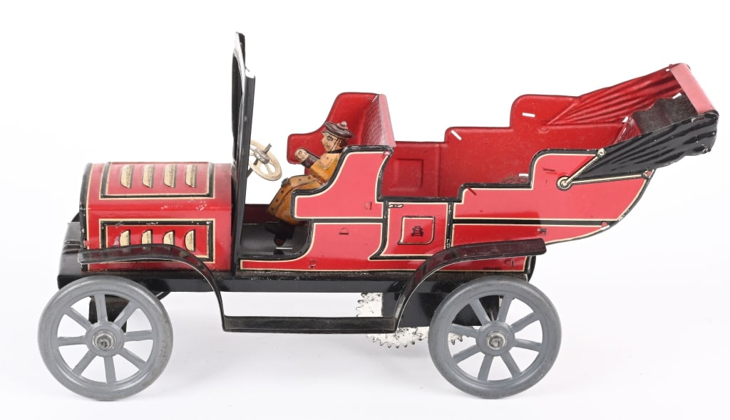GERMAN TIN CLOCKWORK CABRIOLET (1 of 7)