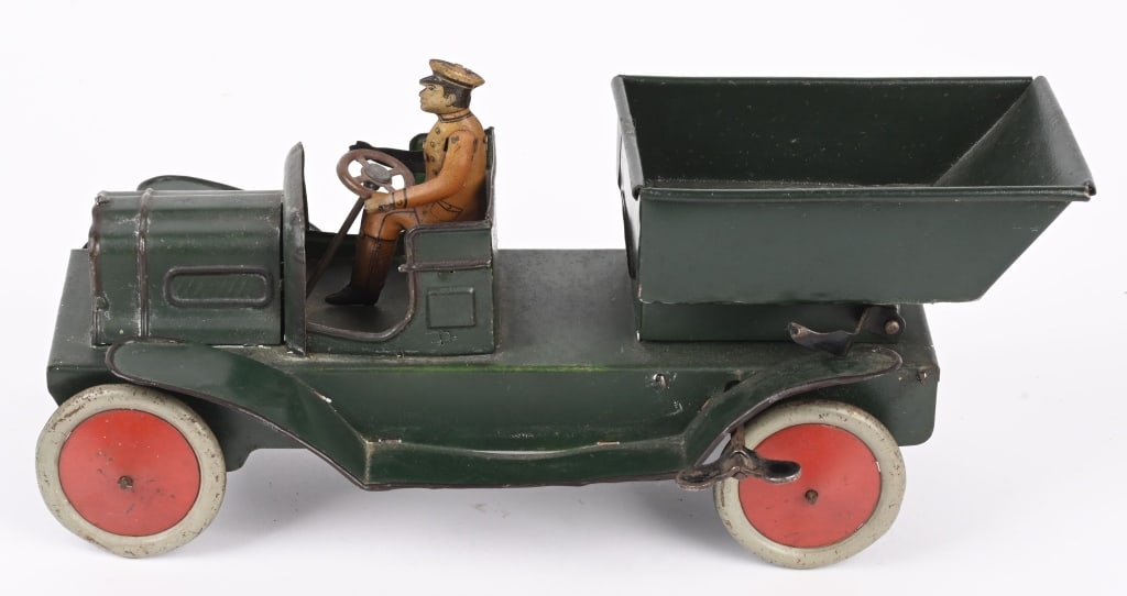 GERMAN CLOCKWORK AUTOMATIC DUMP TRUCK (1 of 7)