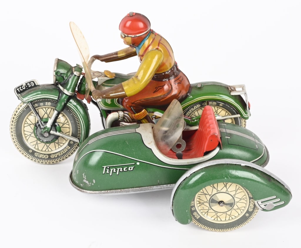 TIPP WINDUP CIVILIAN MOTORCYCLE w/ SIDECAR (1 of 6)