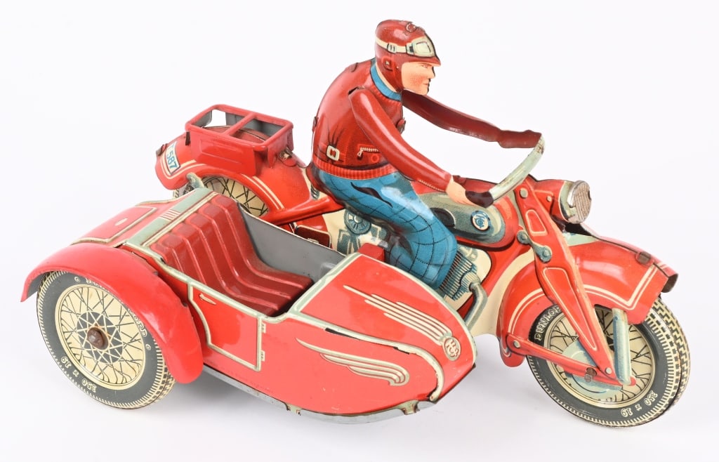 TIPP WINDUP CIVILIAN MOTORCYCLE w/ SIDECAR (1 of 6)