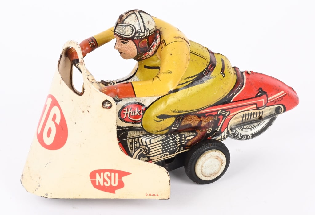 HUKI TIN FRICTION #16 RACING MOTORCYCLE (1 of 5)