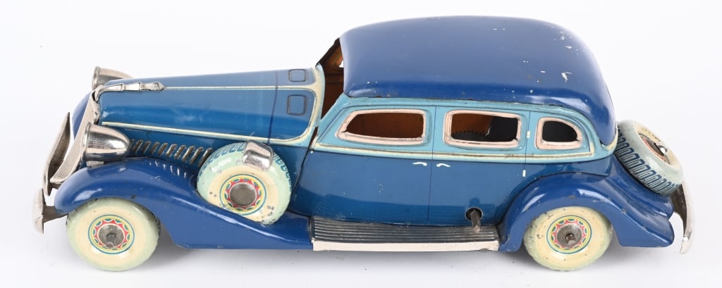 PRE-WAR JAPAN TIN WINDUP PACKARD SEDAN (1 of 7)
