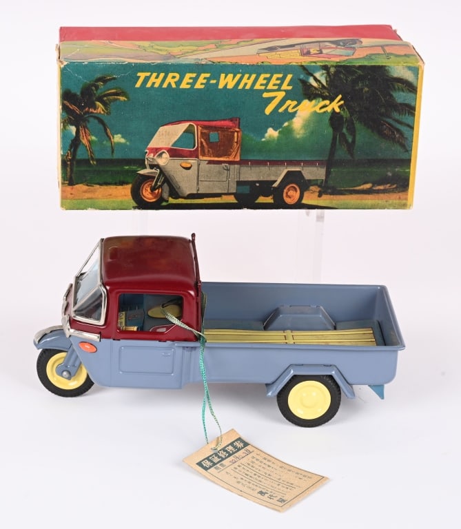 BANDAI TIN FRICTION THREE WHEEL TRUCK w/ BOX (1 of 8)