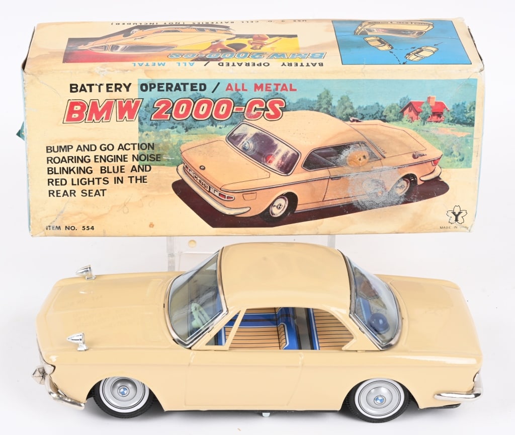 JAPAN BATTERY OP BMW 2000-CS w/ BOX (1 of 9)