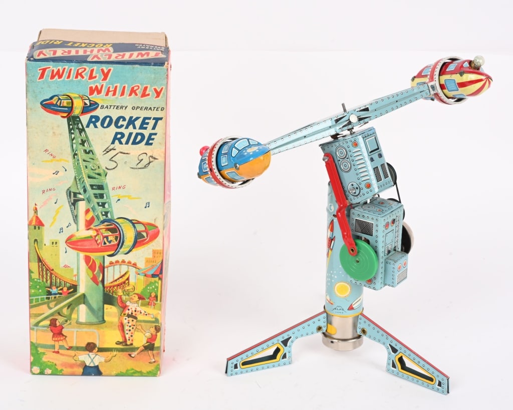 JAPAN BATTERY OP TWIRLY WHIRLY ROCKET RIDE w/ BOX (1 of 7)
