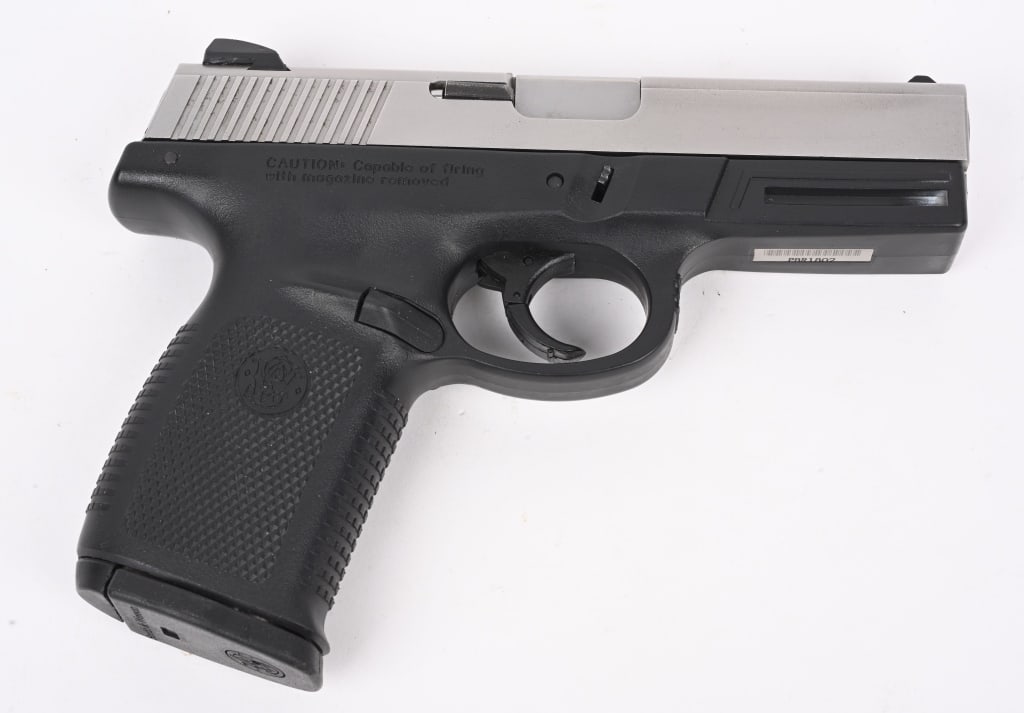 SMITH & WESSON SW9VE SEMI AUTO PISTOL: SERIAL PBR1802. BARREL 3 3/4". CALIBER 9MM. MAGAZINE 10-RDS. Polymer frame, satin stainless slide, white dot combat sights. Condition. Near new with light handling. MODERN DB