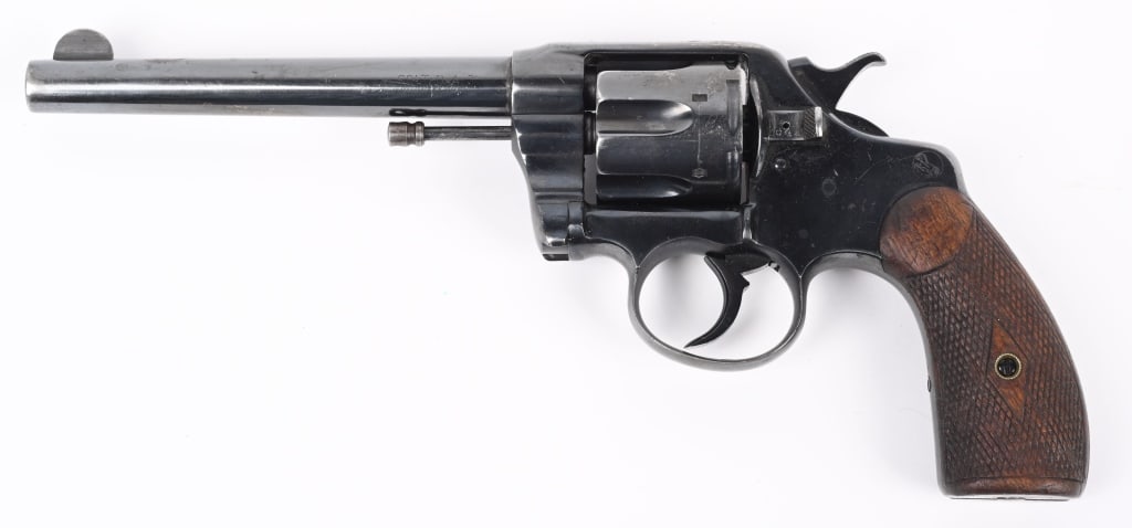 RARE COLT MODEL 1905 CIVILIAN / MARINE CORPS .38: SERIAL NUMBER 10733 BARREL 6" CALIBER 38 COLT MANUFACTURED 1907. With a total production of 926 revolvers the 1905 Colt Marine Corps 38 revolver remains one of the rarest of all Colt collectibles. 812