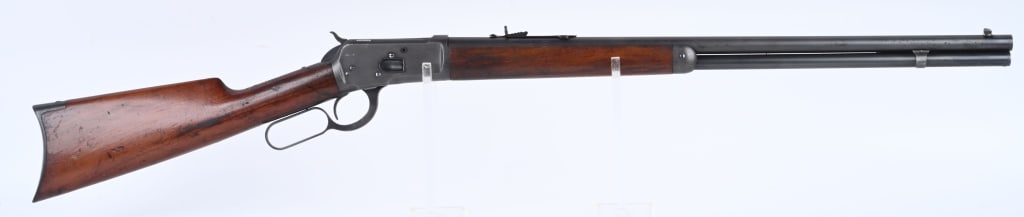 CRISP WINCHESTER MODEL 1892 LEVER ACTION .44 RIFLE: SERIAL 683880. BARREL 24". CALIBER 44-40. MADE IN 1912. Factory research confirms the full round barrel & magazine tube. Standard blue finish, walnut stocks, rifle butt plate. Condition. Fine clean me