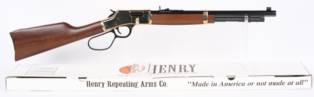 BOXED HENRY BIG BOY CARBINE .45 COLT RIFLE- H006CR: SERIAL BBROOOO167C. BARREL 17". CALIBER .45 COLT. Full blue octagon barrel, brass frame & furniture, walnut stock, John Wayne large loop lever, sporting sights. In box with paperwork. Condition. As ne