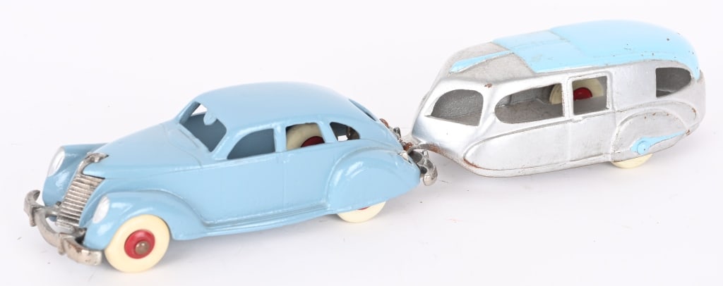 HUBLEY CAST IRON SEDAN & TRAVEL TRAILER (1 of 4)