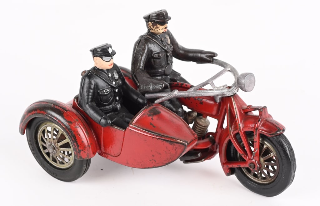 HUBLEY CAST IRON INDIAN MOTORCYCLE w/ SIDECAR (1 of 5)