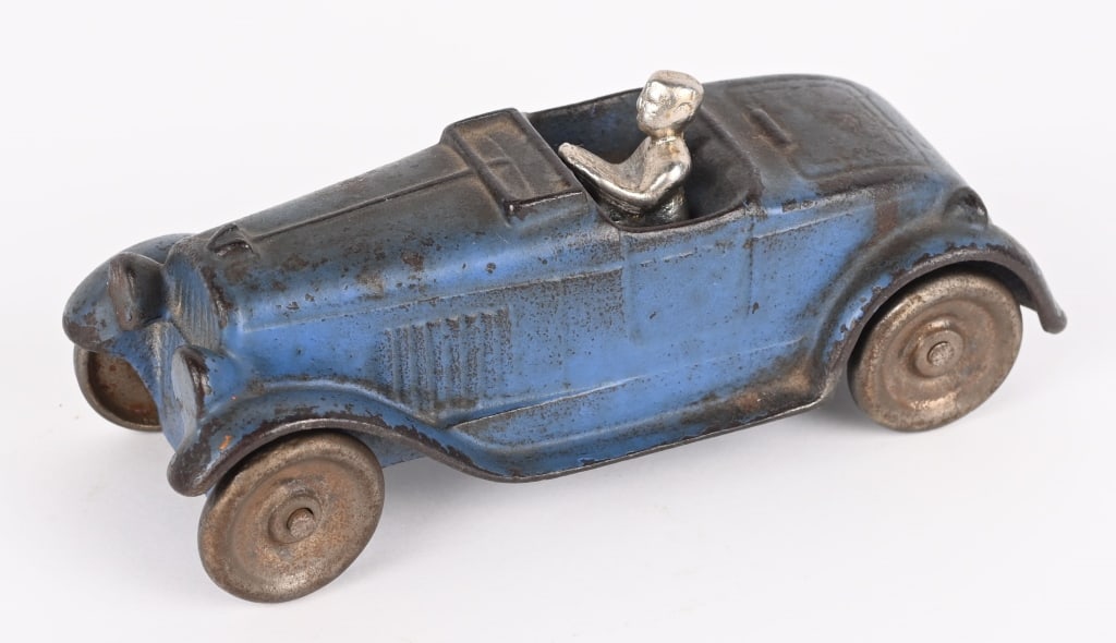 KILGORE CAST IRON ROADSTER: All original with decent paint. No breaks or repairs. replaced driver. 6" Very Good