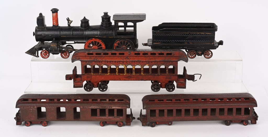 PRATT & LETCHWORTH CAST IRON FLOOR TRAIN (1 of 4)