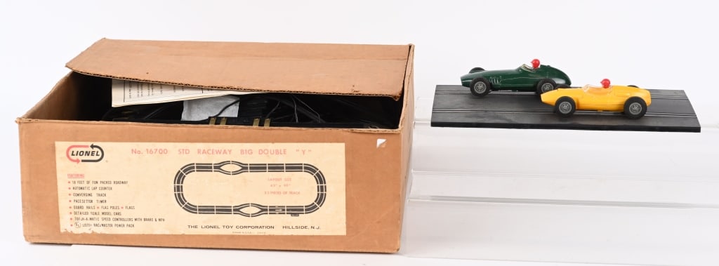 LIONEL #16700 RACEWAY SLOT CAR SET (1 of 3)