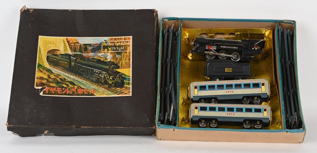 JAPAN BATTERY OP DIAMOND LINE TRAIN SET w/ BOX (1 of 5)