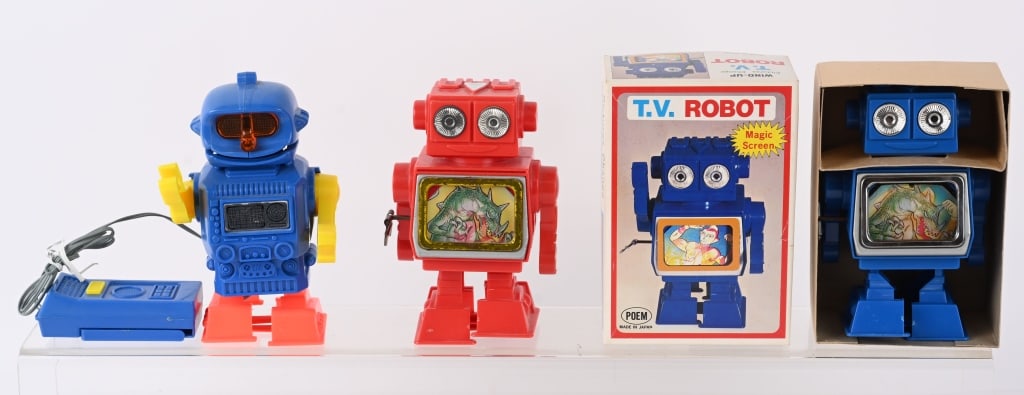 3- VINTAGE PLASTIC ROBOTS (1 of 4)