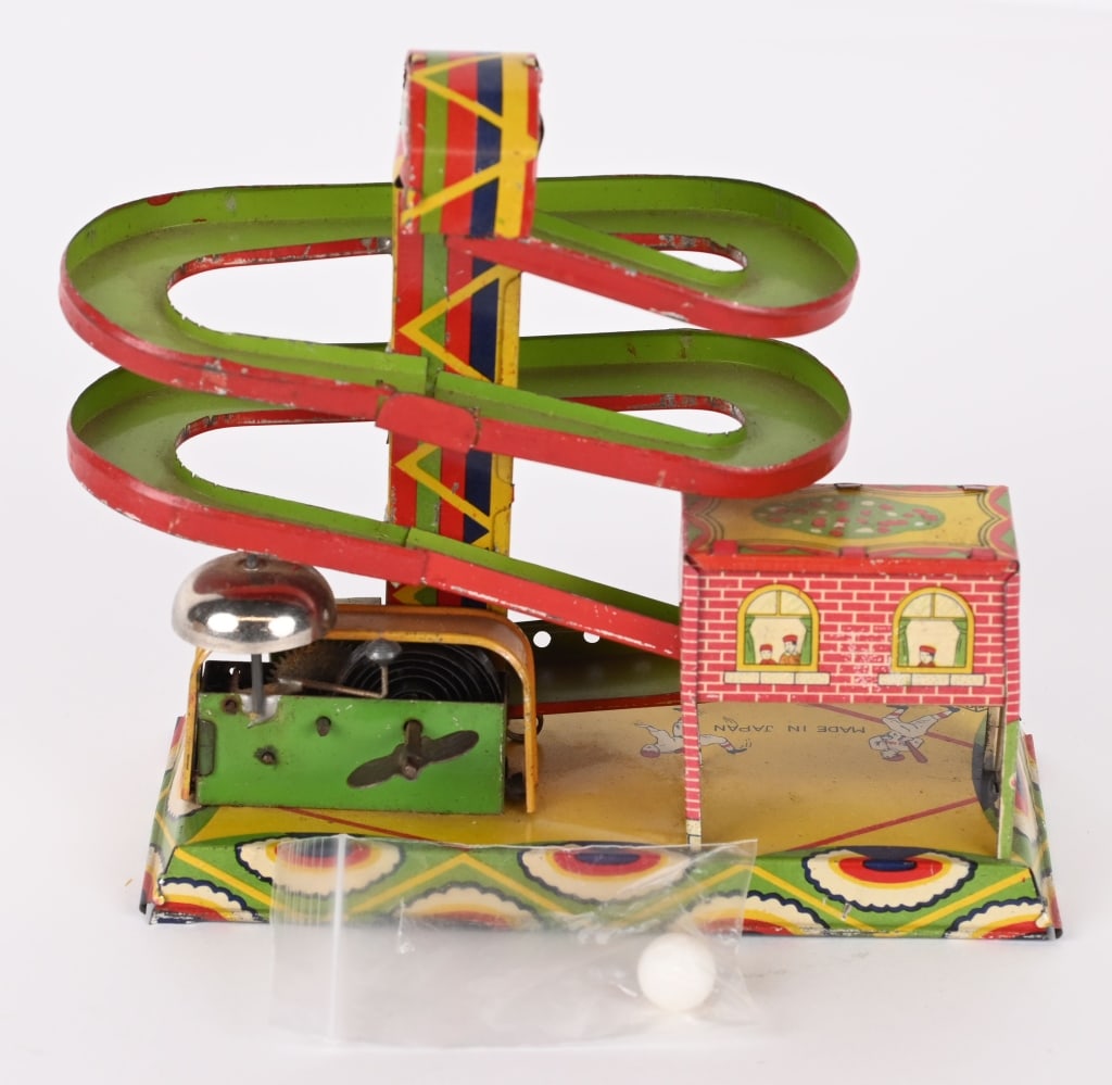 PRE-WAR JAPAN BASEBALL TOY (1 of 3)