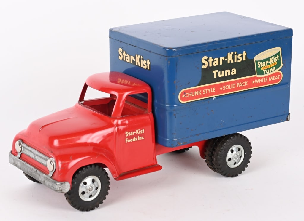 TONKA STAR KIST TUNA TRUCK: All original with nice paint and decals. Scarce private label truck. 14" Excellent