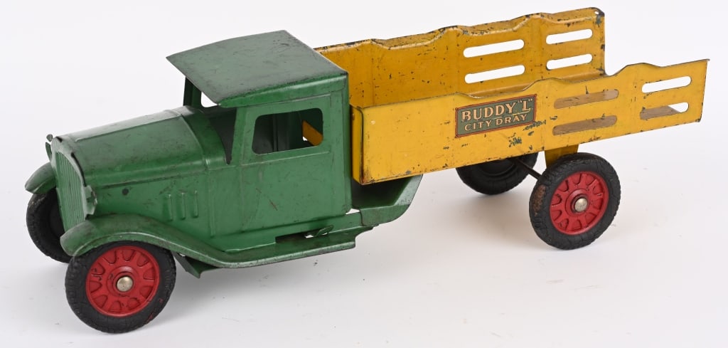BUDDY L PRESSED STEEL CITY DRAY: All original with nice paint and decals. Hard to find truck. 18" Excellent