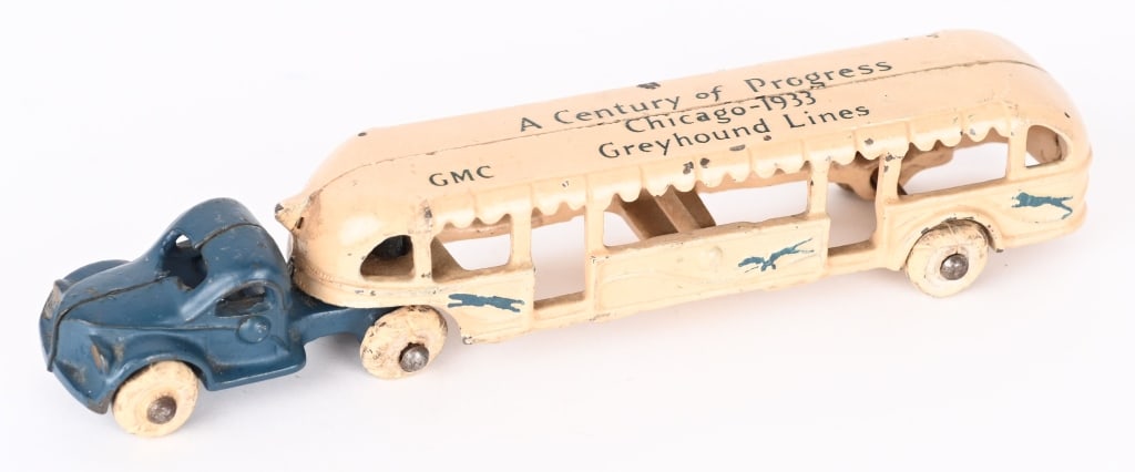 ARCADE CAST IRON 1933 WORLDS FAIR BUS 7 1/2" (1 of 4)