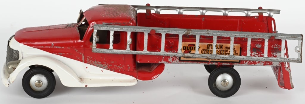 BUDDY L FIRE CHEMICAL TRUCK: Buddy L Fire Dept ChemicalTruck. All original and complete with ladders. Has some loss. 22" Very Good