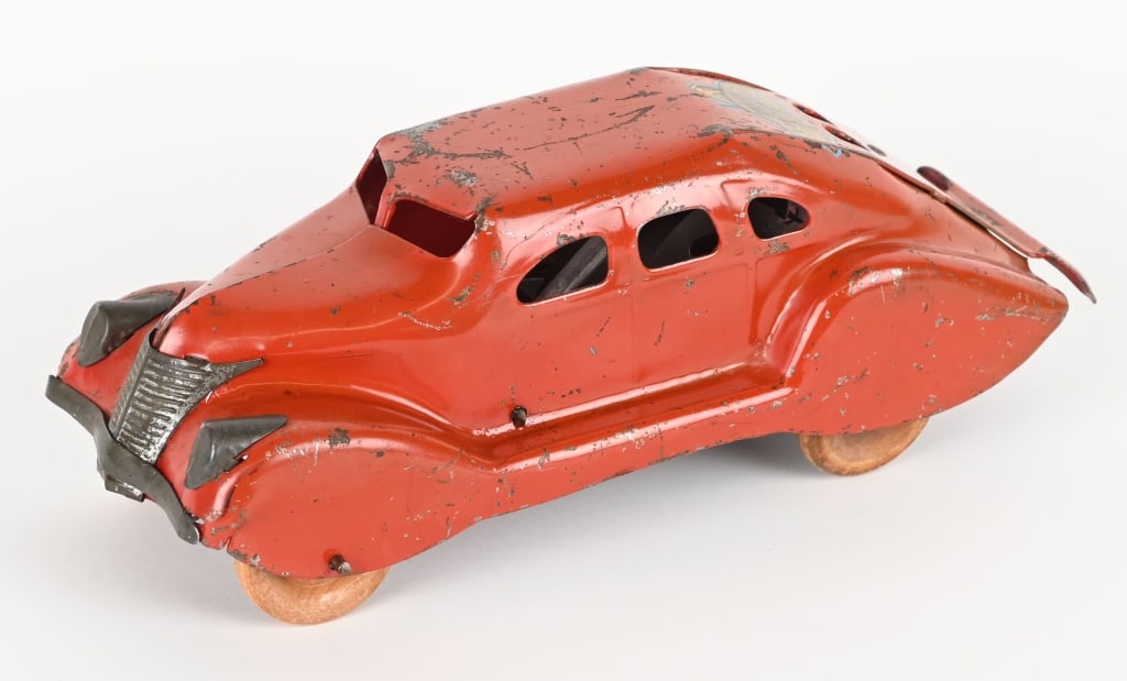 MARX PRESSED STEEL LINCOLN ZEPHYR MYSTERY CAR (1 of 6)