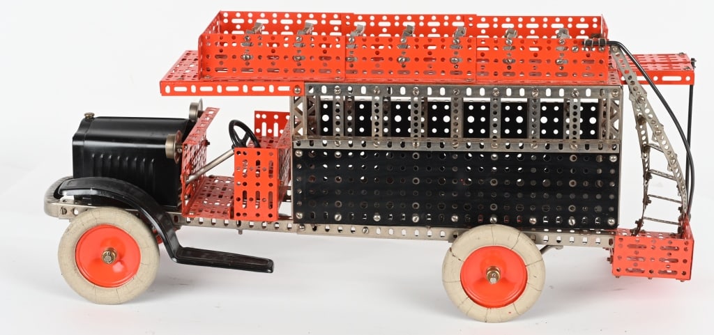 ERECTOR SET DOUBLE DECKER BUS (1 of 5)