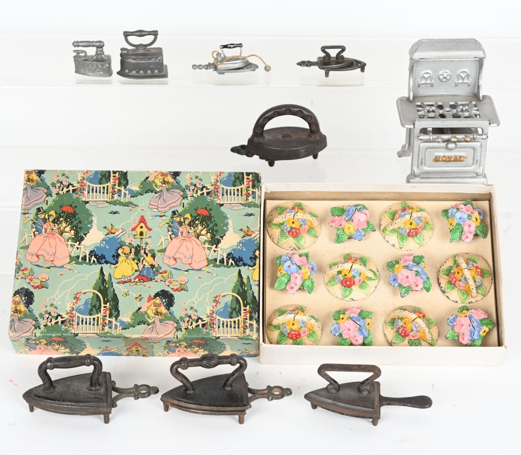 CAST IRON STOVE, IRONS, & MORE (1 of 5)