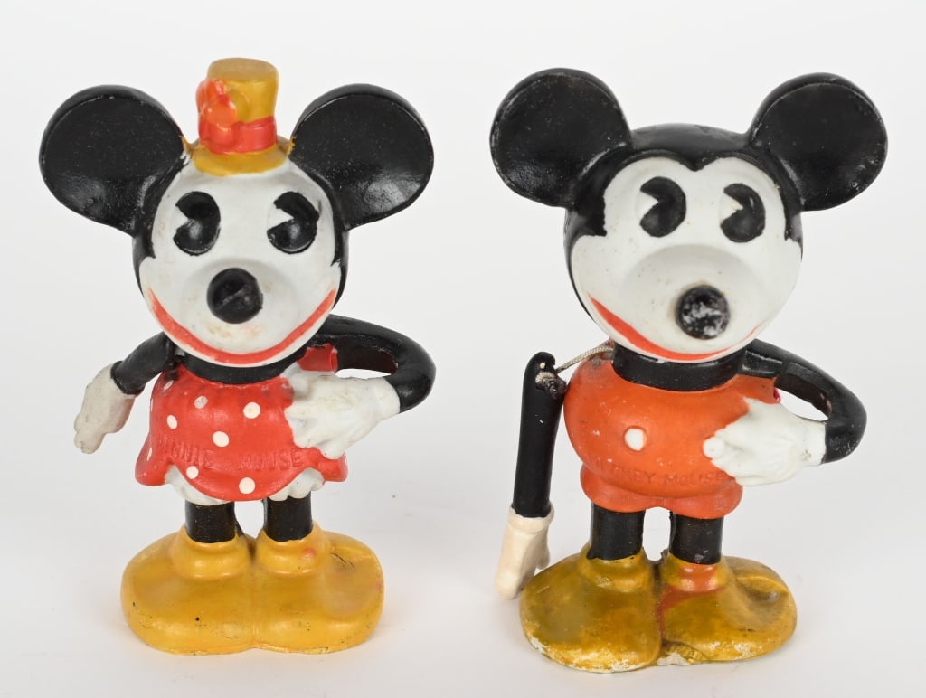 MICKEY & MINNIE MOUSE LARGE HEAD BISQUES: Great looking pair of Mickey & Minnie Bisque Tooth Brush Holders. Very nice colors. Mickey's loose are is replaced. 5" Excellent