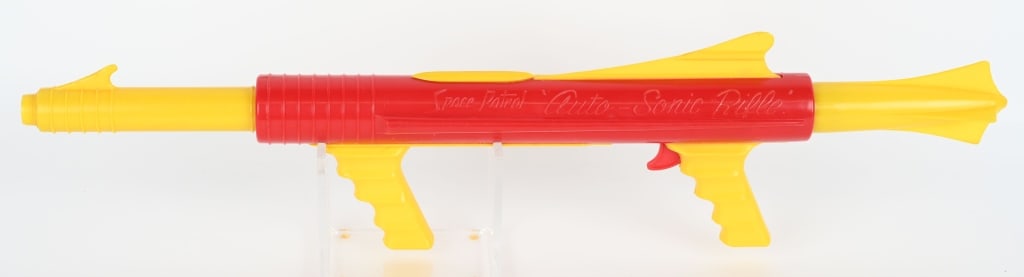SPACE PATROL AUTO-SONIC RIFLE: All original with no breaks. Worked when tested. 25" Excellent
