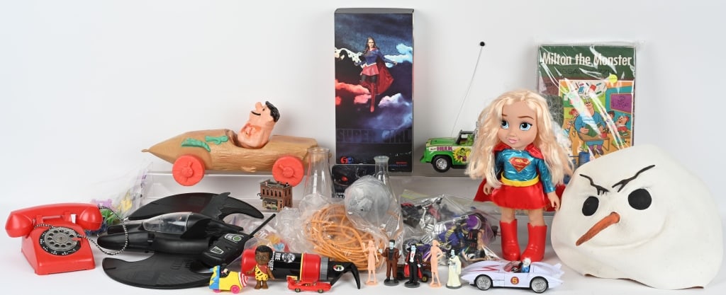 SUPER HERO, COMIC, & MORE TOYS (1 of 10)