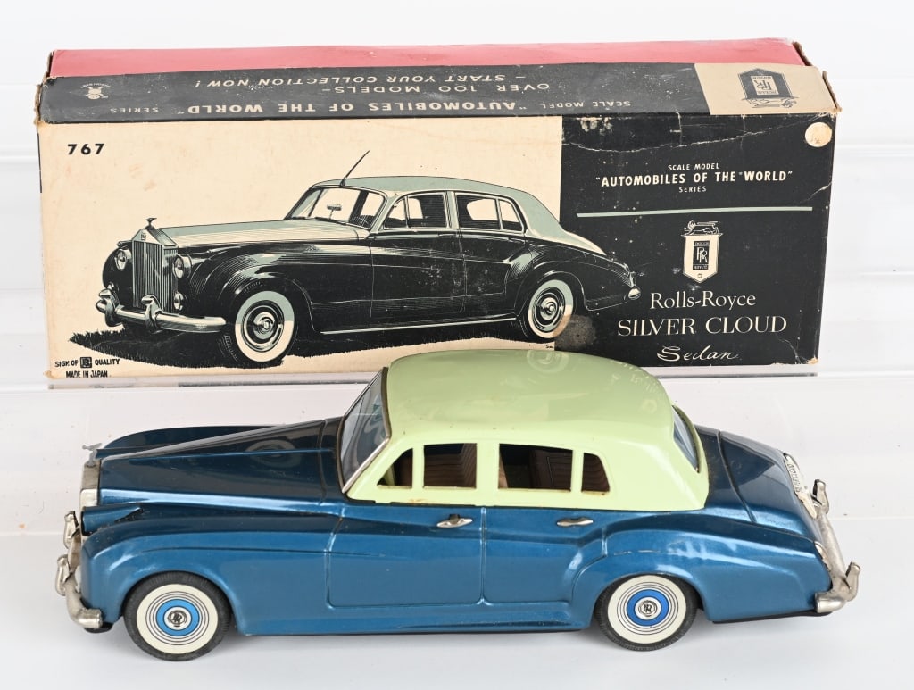 BANDAI FRICTION ROLLS ROYCE SILVER CLOUD w/ BOX (1 of 8)