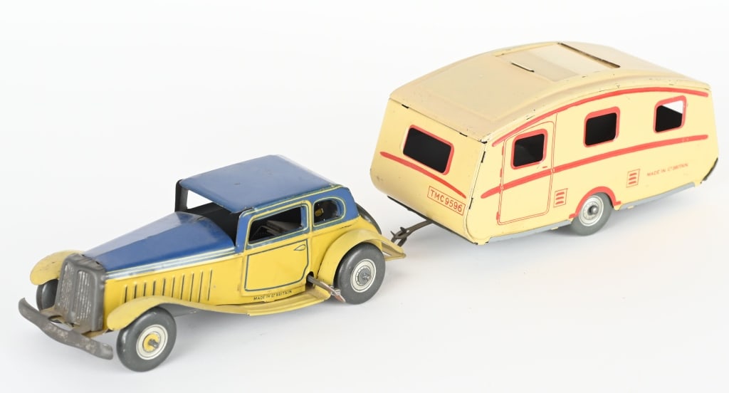 METTOY TIN WINDUP AUTO AND CAMPER TRAILER (1 of 5)