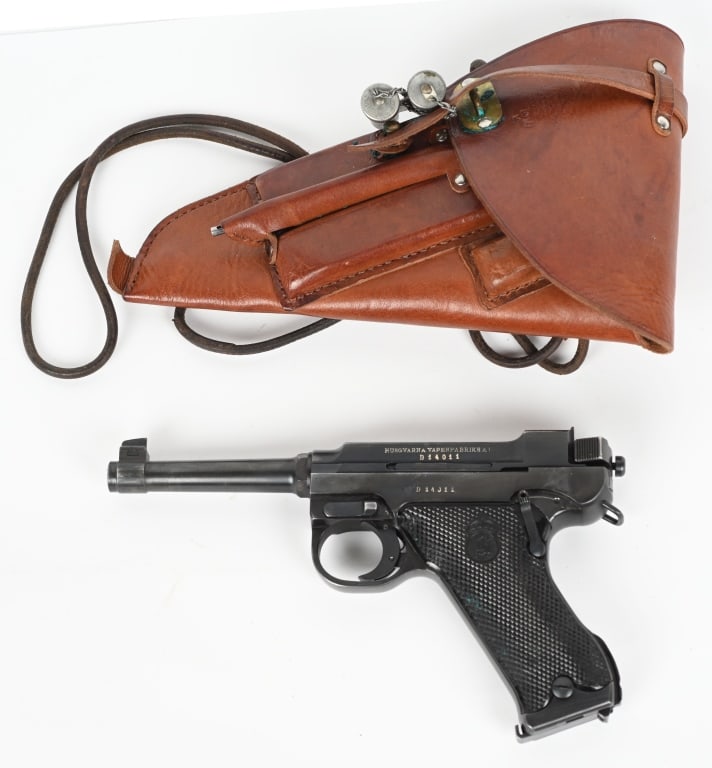FINE CONDITION DANISH CONTRACT SWEDISH M40 LAHTI: SERIAL NUMBER: D14011. BARREL: 4-3/4". CALIBER: 9MM LUGER. MANUFACTURED: 1940S. Made post WW2 by Husqvarna, for the Danish Military and police forces. "crown/HV" inspector proof on the rear of the fra