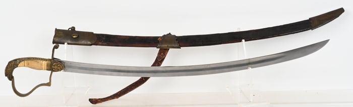 EARLY 19TH CENTURY EAGLE HEAD SWORD & SCABBARD