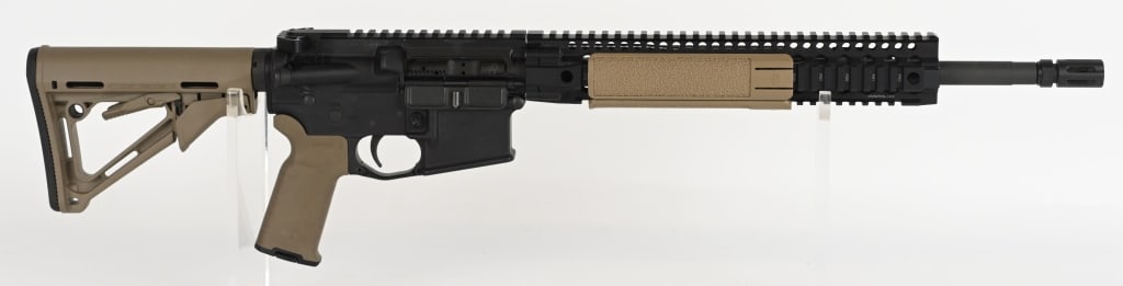 DANIEL DEFENSE DDM4V5 SEMI AUTO RIFLE: SERIAL NUMBER: DDB014243B. BARREL: 16-1/2". CALIBER: 5.56X45MM. MANUFACTURED: 2010S. Standard weight barrel, with a caged flash hider. Low profile gas block with no iron sights. Phosphate finish. Geis