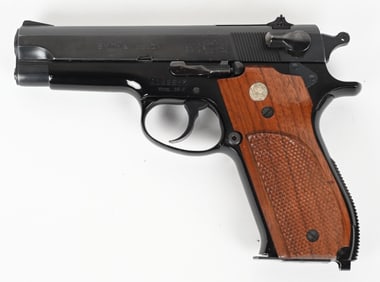 SMITH & WESSON MODEL 39-2 SEMI AUTO PISTOL IN 9MM