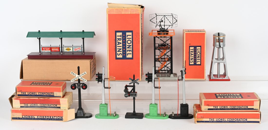LIONEL ACCESSORIES LOT: Includes Nos: 93, 153, , 314, 157, 197, 151 and 154. All are boxed.