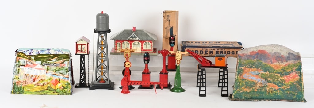 MARX LARGE LOT TRAIN ACCESSORIES: Includes Girard Station, Tunnel, and nos: 317, 404, 1303, 390, 413a, 314, 417, 6465, 442 and 408. Condition varies. Good-Excellent