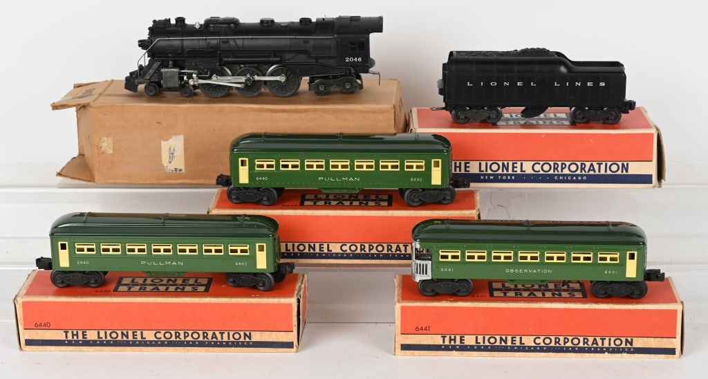 LIONEL 2046 LCOMOTIVE, TENDER, & 3 CARS w/ BOXES: Includes 2046 Locomotive, 2046W Tender and Passenger Cars Nos: 2-6440 and 6441. All are boxed. Excellent