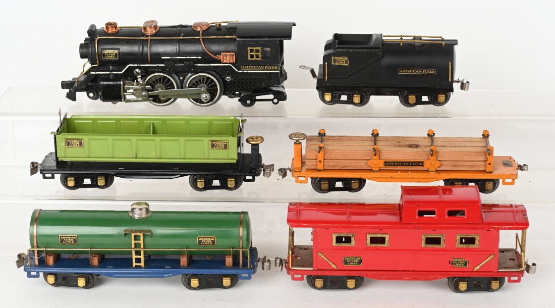AMERICAN FLYER 1688 LOCOMOTIVE, TENDER & 4 CARS: Lot include s1688 locomotive and tender, with cars Nos: 5210, 3207, 3006 and 3201. Excellent